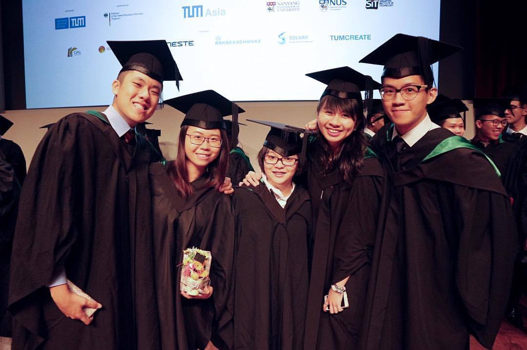 Jeryl (far left) at his graduation ceremony in 2017. (Photo: Jeryl Yep) 