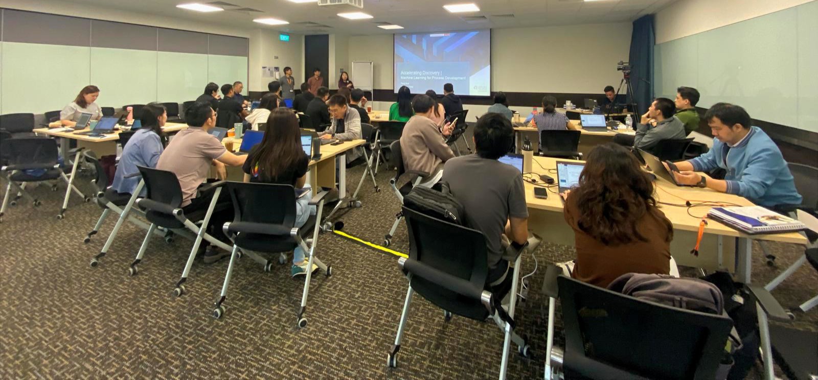 Classroom session for Applied Materials Machine Learning and AI Data Analytics for the Semiconductor Industry Course, Cohort 1 (SIT Photo: Ken Lee)  