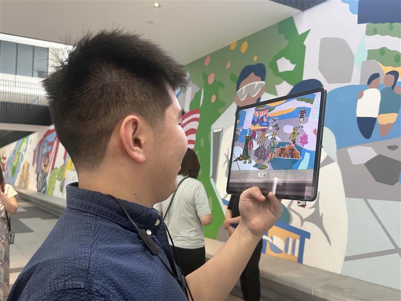 Shaping Hearts Mural