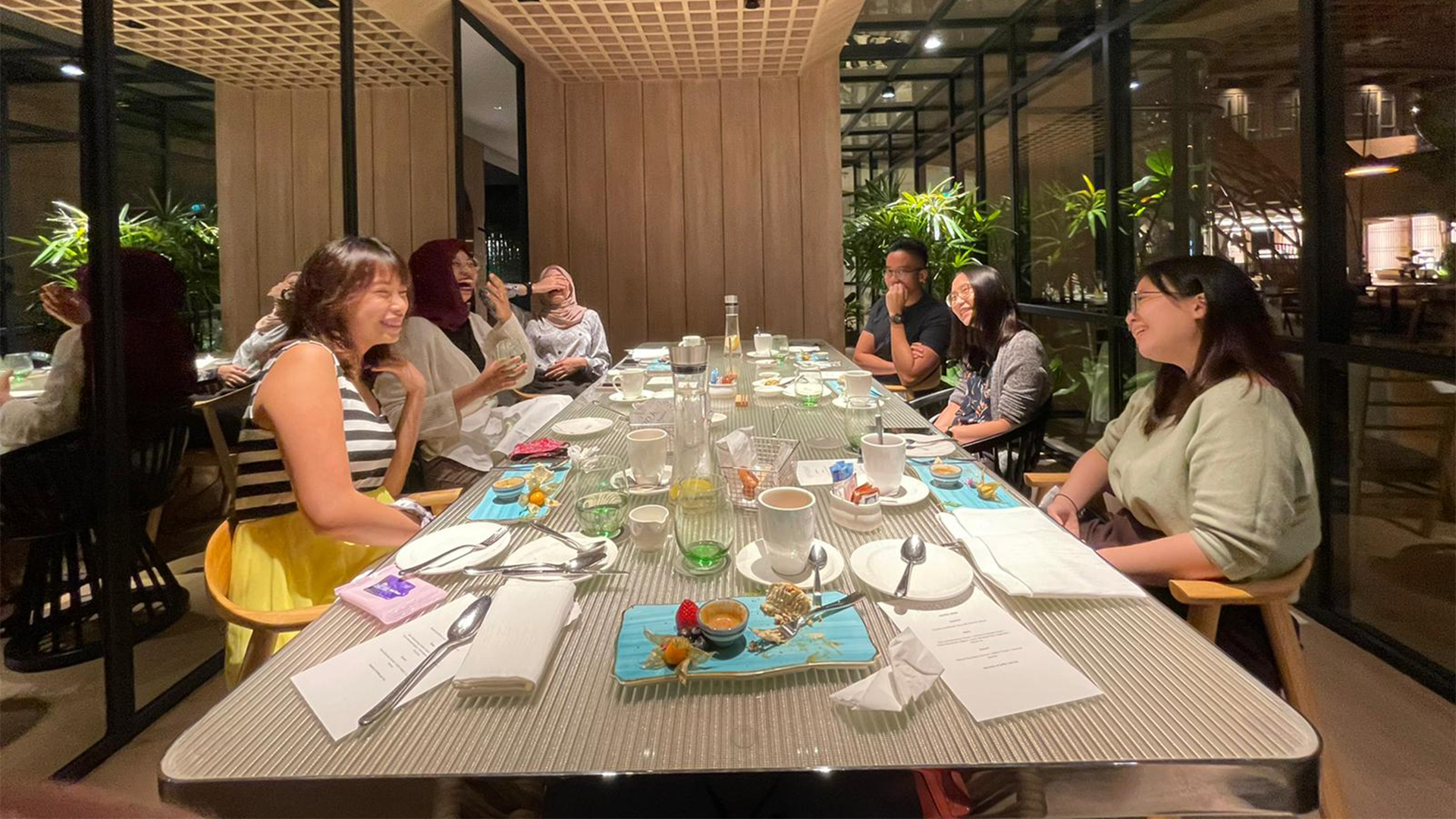 Share experiences, learn from your juniors, and expand your professional circle as an Alumni Mentor through the SIT Alumni Mentoring Programme.