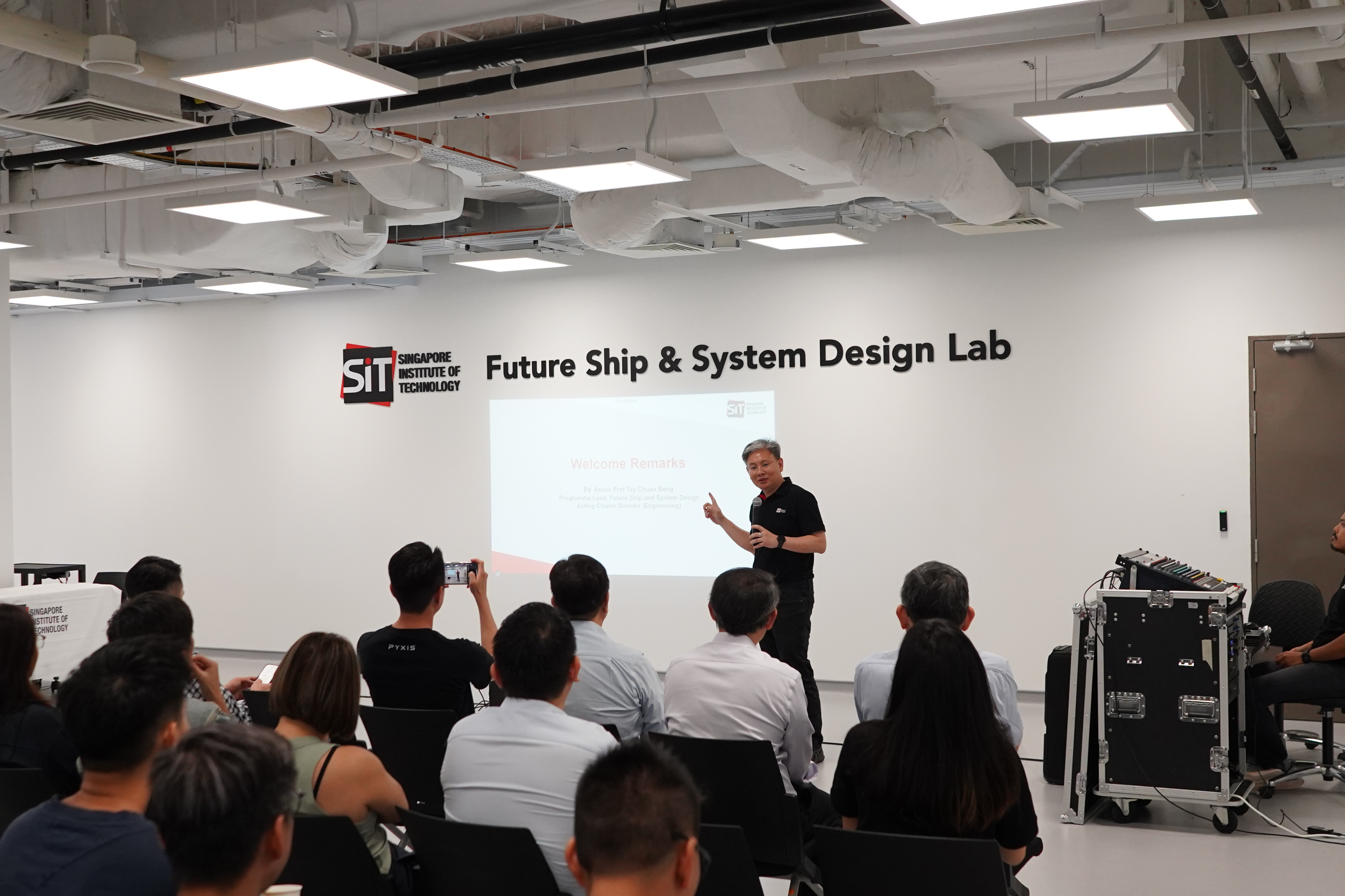 Tay Chuan Beng at FSSD Lab_Industry Day.JPG